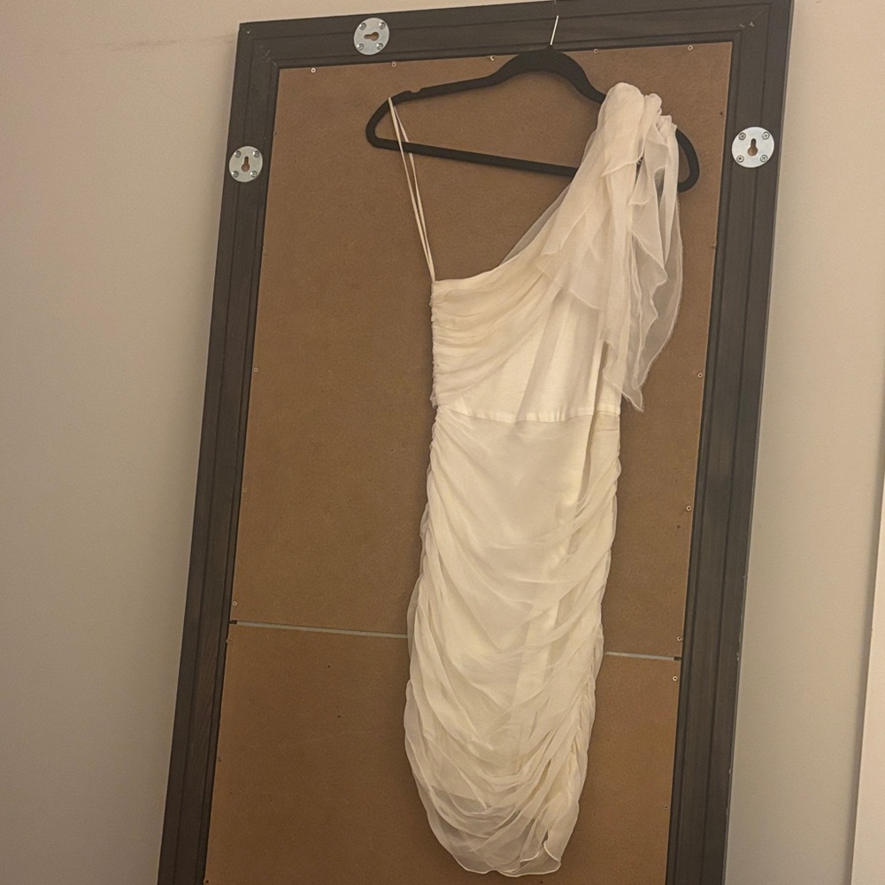 Alice + Olivia Cream Draped Fabric